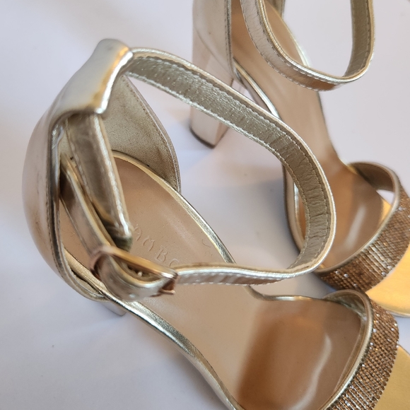 Bamboo Frenzy Gold Strappy Block 4in Heel womens size 8 - Picture 11 of 15